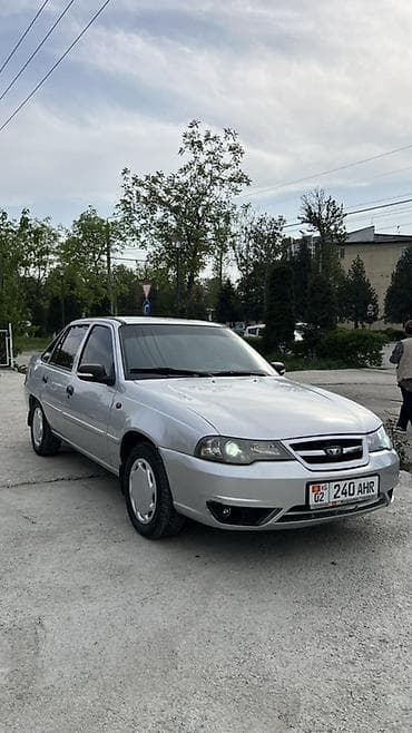 Daewoo Nexia: 2010 г., 1.5 л, Кол менен иштөөчү, Седан