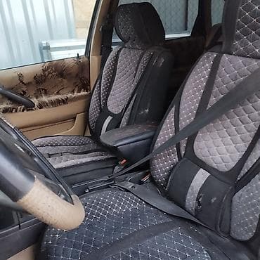 обмен на левый: Volkswagen Passat: 1990 г., 1.8 л, Механика, Бензин, Хэтчбэк — 4