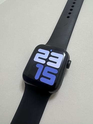 Apple Watch SE, 40 мм, корпус из алюминия, цвет Space Gray, задняя
