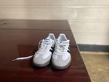 Кроссовки Adidas Samba - Классическая модель с фирменными тремя