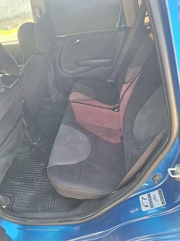 бишкек автомобиль: Honda Fit: 2005 г., 1.5 л, Вариатор, Бензин, Хетчбек — 8