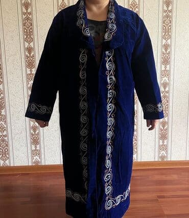 Прокат одежды: Национальный чапан новый из синего бархата,размер 52-54 — 1