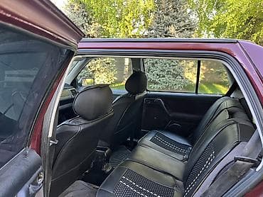 odyssey 2002: Volkswagen Vento: 1993 г., Седан — 5