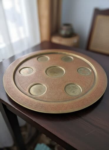 Подставки и держатели для книг: Продаю поднос латунь Индия — 1