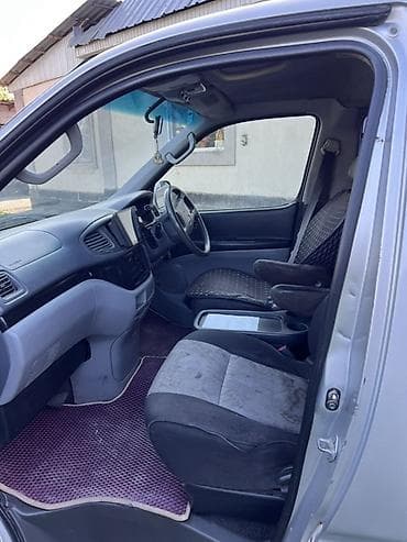 для такси авто: Toyota Hiace: 2000 г., Автомат, Газ, Минивэн — 5