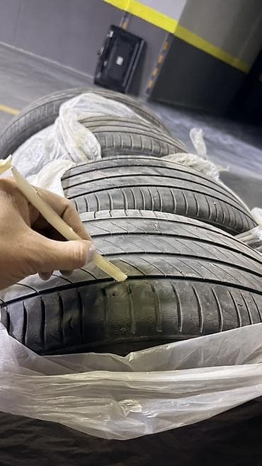 корки: Летние шины 245/45 R19 102W, комплект из 4 шт. Б/У Характеристики: - — 2