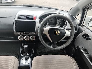 амаз фит: Honda Fit: 2005 г., 1.3 л, Вариатор, Бензин, Хэтчбэк — 9