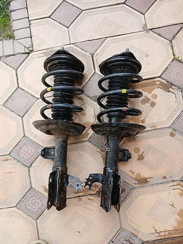 обмен на саб: Передний амортизатор Toyota Б/у — 2