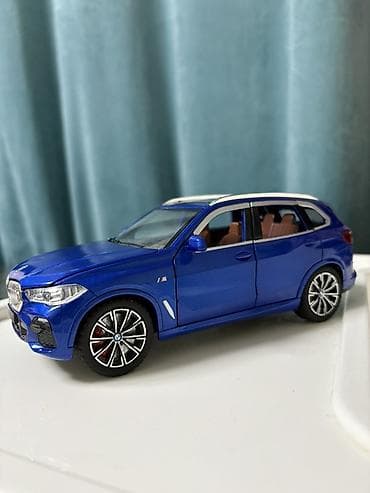 часы tag heuer: Коллекционная модель автомобиля BMW X5 xDrive40i (масштаб — 3