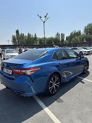клас ягуар: Toyota Camry: 2018 г., 2.5 л, Автомат, Бензин, Седан — 1