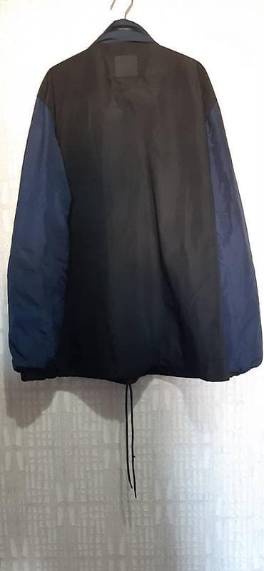 Толстовки: Мужская ветровка. Сезон - осень-весна. Цвет : черно-синий. В воротнике — 5