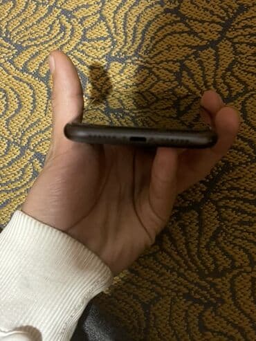 Ламинат: IPhone 11, 128 ГБ, Black Titanium, Чехол, 81 % — 6