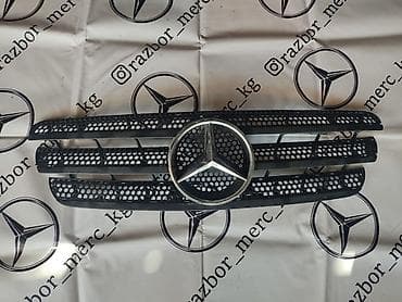Решетки радиатора: Решетка радиатора Mercedes-Benz 1999 г., Б/у, Оригинал — 1