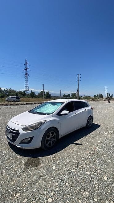 hundai i40: Hyundai i30: 2016 г., 1.6 л, Механика, Бензин, Универсал — 9