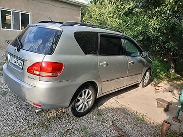 Продажа авто: Toyota Avensis Verso: 2002 г., 2 л, Механика, Бензин, Минивэн — 2
