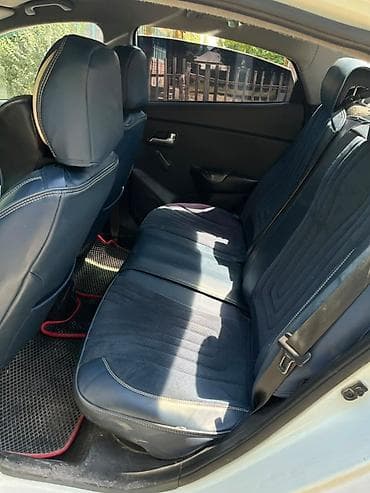 byd bot 384: Kia Rio: 2016 г., Седан — 6