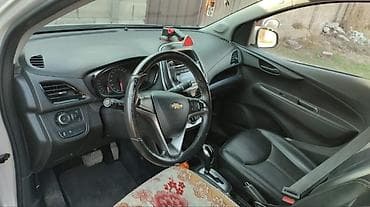 Транспорт: Chevrolet Spark: 2016 г., 1 л, Вариатор, Бензин, Хэтчбэк — 1