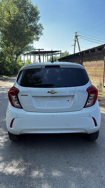 Транспорт: Chevrolet Spark: 2019 г., Автомат, Бензин, Хэтчбэк — 3