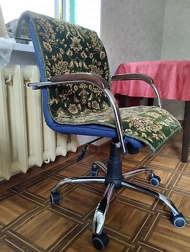 Офисные кресла: Офисное кресло, Б/у, С колесиками, цвет - Зеленый, Жаккард, Самовывоз — 2