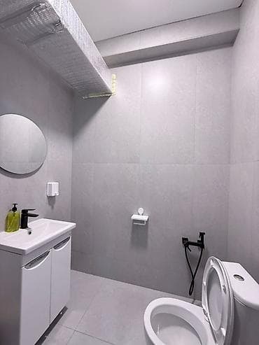 помещение по бизнес: Аренда офисов, 90 м², В бизнес центре, 1 линия, С отдельным сан узлом, С системой безопасности — 7