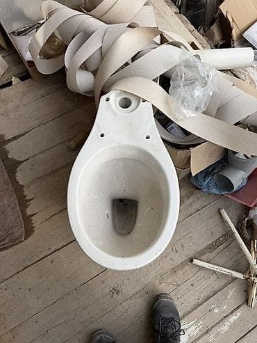 старый толчек: Унитаз Напольный, Материал: Фаянс — 1