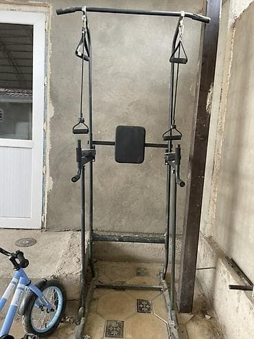 Многофункциональная стойка для домашнего фитнеса. Турник, отжимания