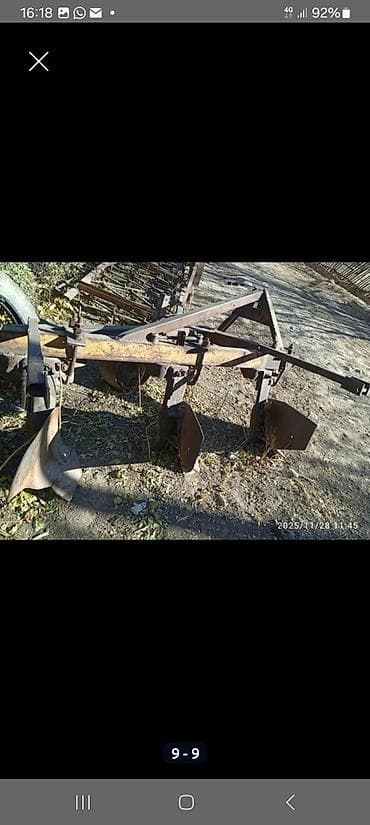 Трёхкорпусный навесной плуг для трактора - Конфигурация: 3 корпуса at lalafo.kg Трёхкорпусный навесной плуг для трактора - Конфигурация: 3 корпуса