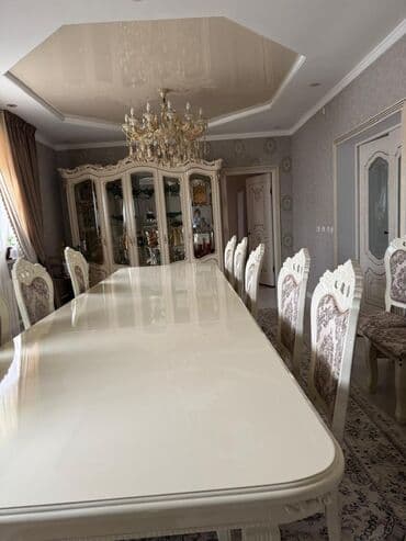 Стол и стул для зала, Б/у, Самовывоз, цвет - Бежевый