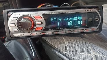 ом 662: Продаю магнитофон SONY оригинал в автомобиль размер 1-дин.MP-3.AUX в — 1