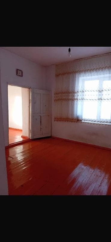 жер уй бишкек сатылат: Кочкор районунда чоң 5 бөлмөлүү үй сатылат. Документально 16 соток - — 3