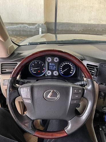 люк машины: Lexus LX: 2011 г., 5.7 л, Автомат, Бензин, Внедорожник — 7