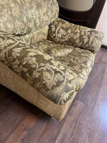 диван раскладной с креслами: Просторный трехместный диван и два кресла с обивкой из ткани цвета — 8