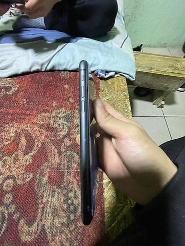 ips 24: IPhone 11, Черный — 4