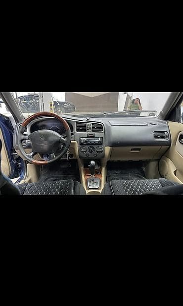 один владелиц: Nissan Primera: 1999 г., 2 л, Автомат, Бензин, Седан — 4