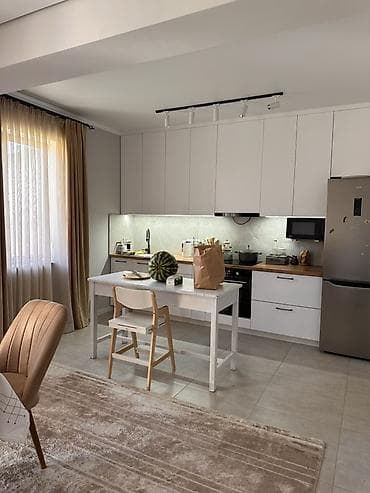 квартира на длительный срок: 4 комнаты, С мебелью полностью — 5