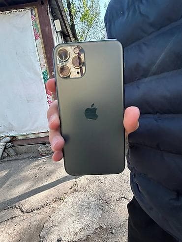 IPhone 11 Pro, Matte Midnight Green
