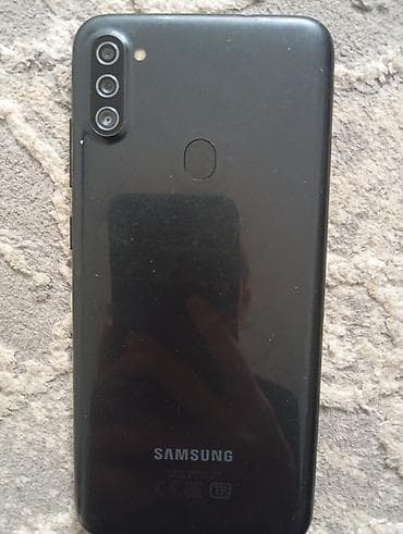 Samsung Galaxy A11, Б/у, 32 ГБ, цвет - Черный
