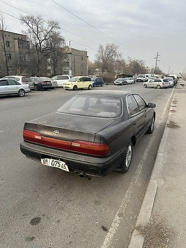 4runner 2010: Toyota Camry: 1990 г., Бензин, Седан — 2