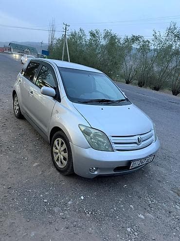 passat b7: Toyota Ist: 2002 г., 1.5 л, Автомат, Бензин, Хэтчбэк — 6