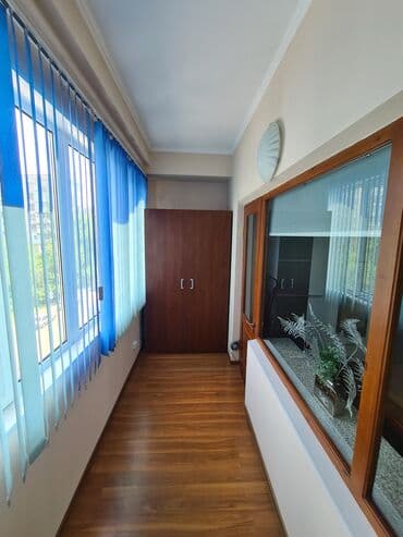 2 х комнатную квартиру по суточно в 8 мкр: 2 комнаты, Собственник, С мебелью полностью — 13