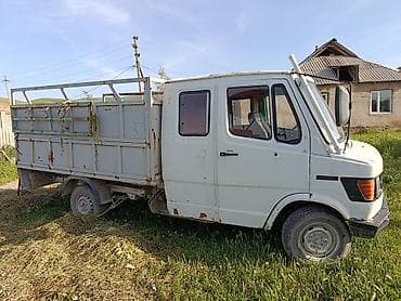 мерседес 208: Грузовик, Mercedes-Benz, Дубль, Б/у — 2