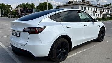 Tesla: Tesla Model Y: 2024 г., Автомат, Электромобиль, Кроссовер — 4