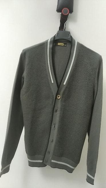 m 65: Теплая куртка на 9-10 лет- 300, кардиган на мальчика отлично подойдёт — 4