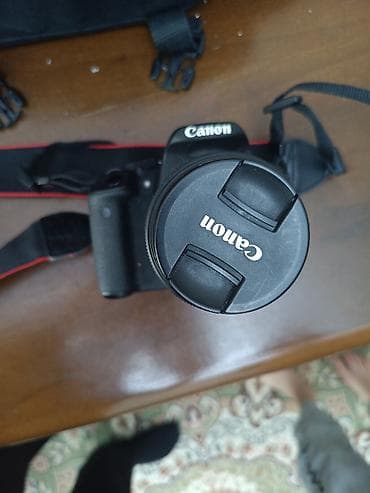 вспыш: Зеркальная фотокамера Canon EOS с объективом Canon EF-S 18–55mm IS — 3