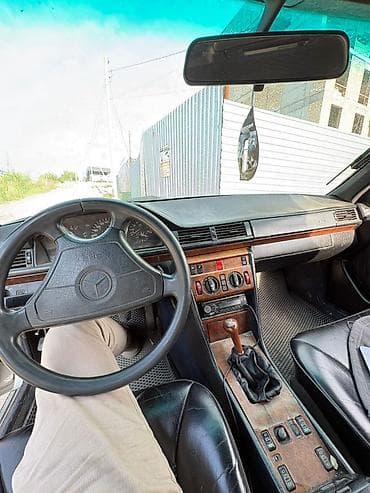 tank 700: Mercedes-Benz E-Class: 1993 г., 3.2 л, Механика — 3