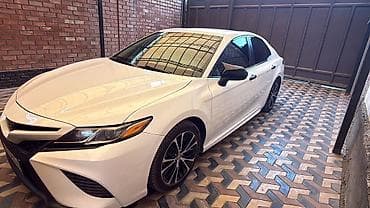 Toyota Camry: 2018 г., 2.5 л, Автомат, Бензин, Седан