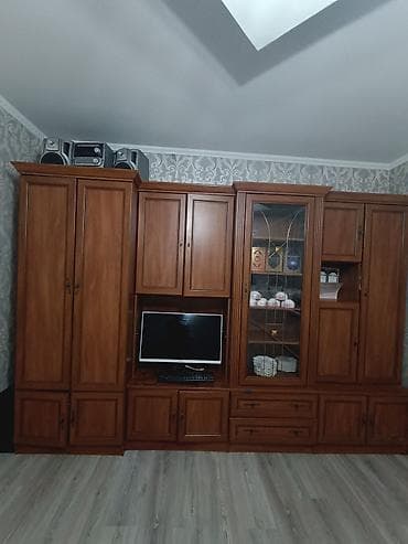 камод для зала: Стенка-шкаф, Тип стенки-шкафа: Модульная, Для зала, Особенности: С отделением под телевизор — 2