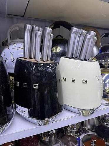 Кухонные принадлежности: Набор кухонных ножей в подставке Smeg-стиля - Комплект из 6 ножей с — 3