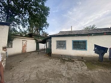 дом рухий: Продаётся жилой дом с приусадебным участком. - Одноэтажные строения — 6