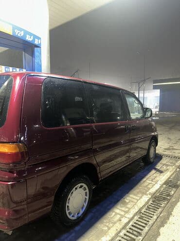 митцу: Mitsubishi Space Gear: 1997 г., 2 л, Механика, Бензин, Минивэн — 6